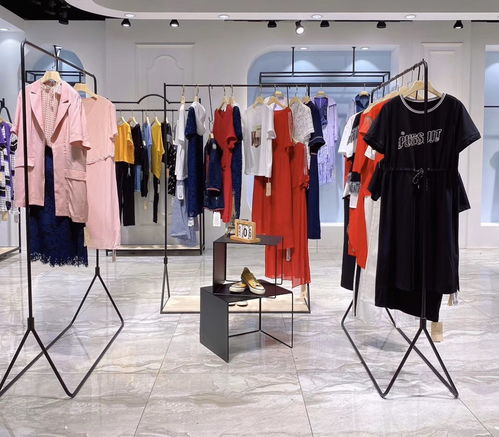 哥邦女裝品牌服裝尾貨批發(fā)貨源現(xiàn)身廣州，播田成零售新熱點(diǎn)